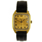 Часы "Ракета" СССР позолоченный квадрат с золотистым циферблатом